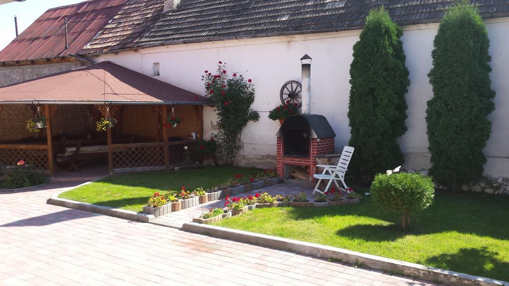 ホテル Casa Lenke Săcele エクステリア 写真